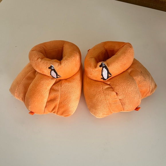 Seaworld Other - Penguin Slippers Baby Shoes Size 5
